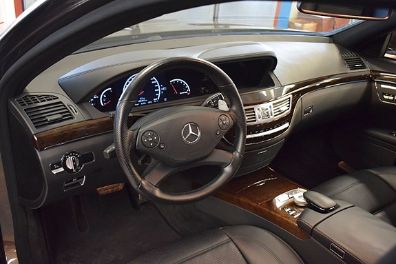 Mercedes-Benz S63 7 of 22