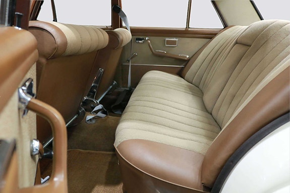 Mercedes-Benz S250 9 of 26