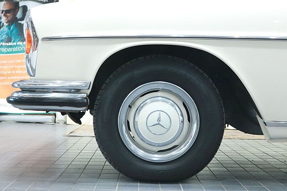 Mercedes-Benz S250 19 of 26