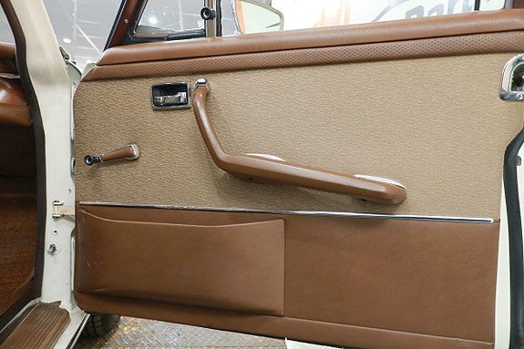 Mercedes-Benz S250 17 of 26