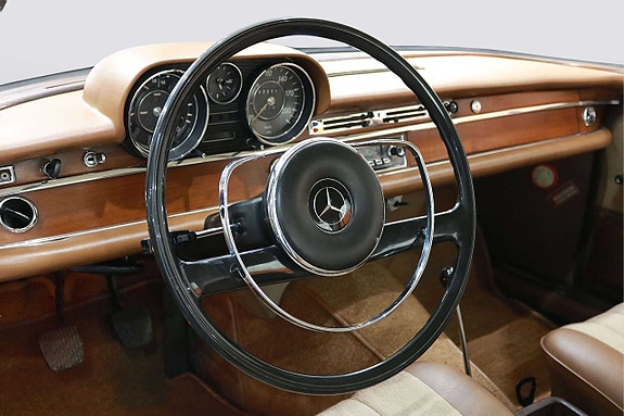 Mercedes-Benz S250 12 of 26