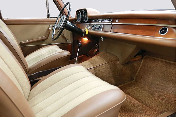 Mercedes-Benz S250 10 of 26