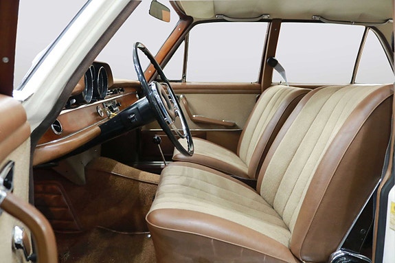 Mercedes-Benz S250 8 of 26
