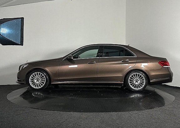 Mercedes-Benz E220 8 of 20