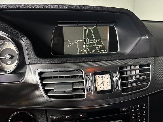 Mercedes-Benz E220 15 of 20
