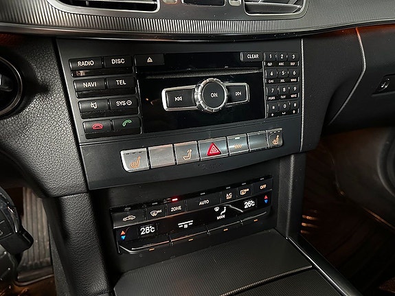 Mercedes-Benz E220 17 of 20