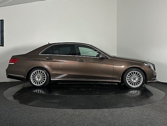 Mercedes-Benz E220 4 of 20