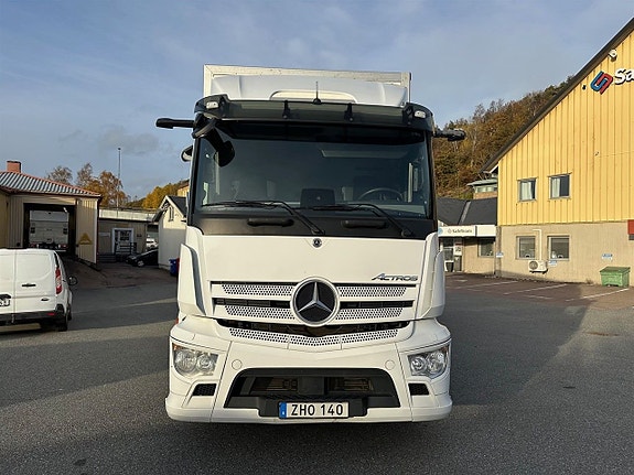 Mercedes-Benz Actros 1832 2 of 5