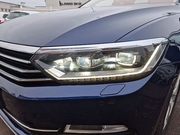 Volkswagen Passat 11 of 12