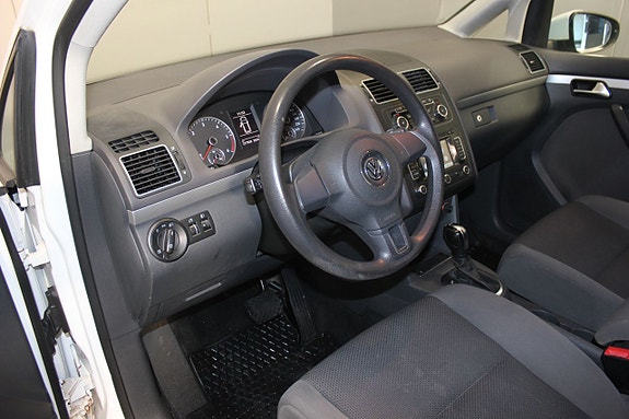 Volkswagen Touran 14 of 17
