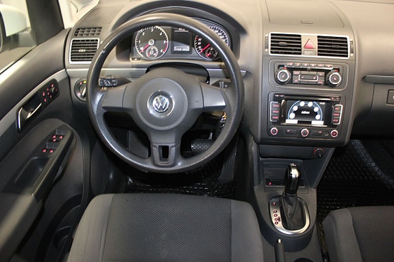 Volkswagen Touran 12 of 17