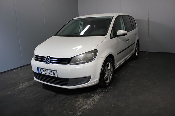 Volkswagen Touran 2 of 5