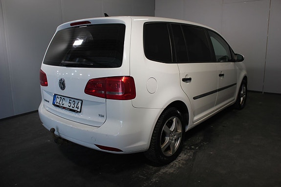 Volkswagen Touran 4 of 5