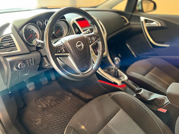 Opel Astra 11 of 22