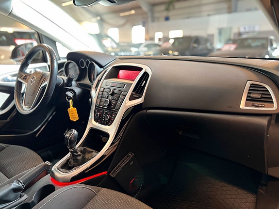 Opel Astra 20 of 22