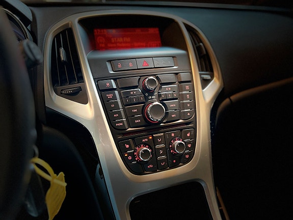 Opel Astra 18 of 22