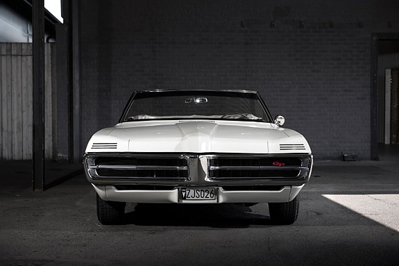 Pontiac Grand Prix 4 of 5