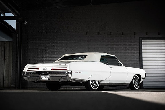 Pontiac Grand Prix 3 of 5