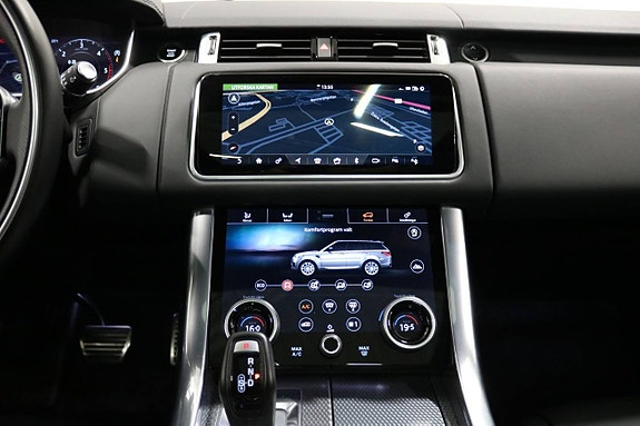 Land Rover Range Rover Sport 16 of 27