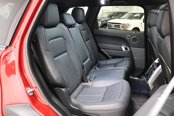 Land Rover Range Rover Sport 9 of 27