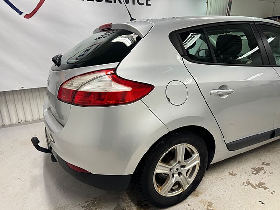 Renault Megane III 3 of 5