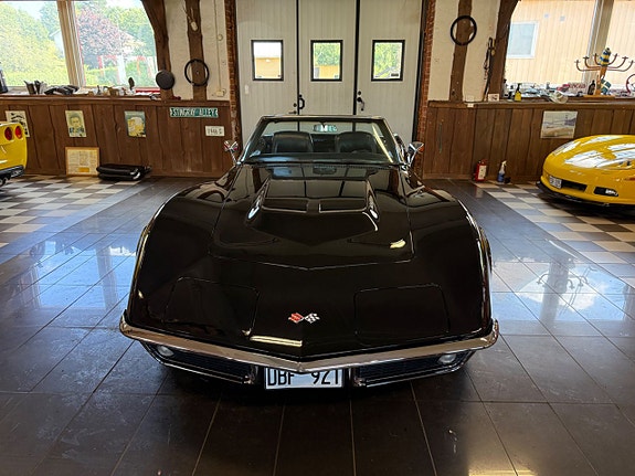 Chevrolet Corvette 5 of 26