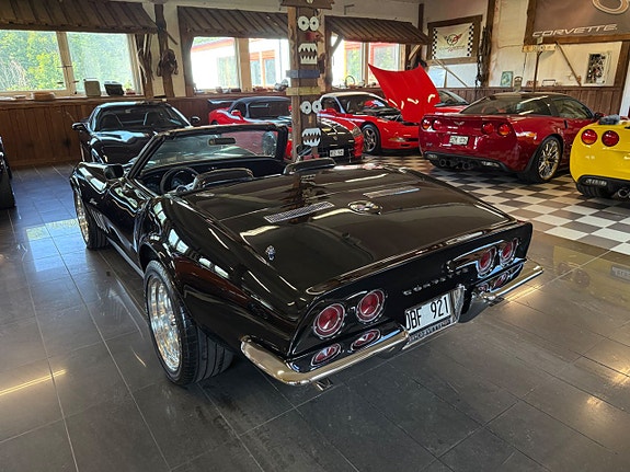 Chevrolet Corvette 7 of 26