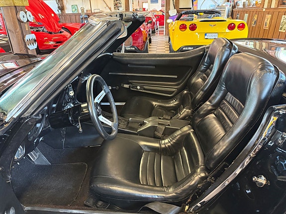 Chevrolet Corvette 20 of 26