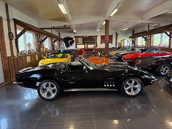 Chevrolet Corvette 13 of 26