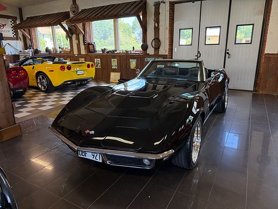 Chevrolet Corvette 4 of 26