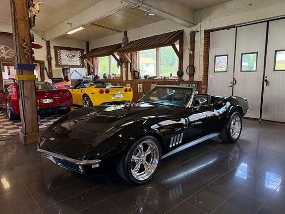 Chevrolet Corvette 3 of 26