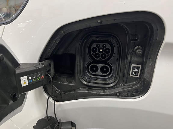 Opel Vivaro-e 8 of 12