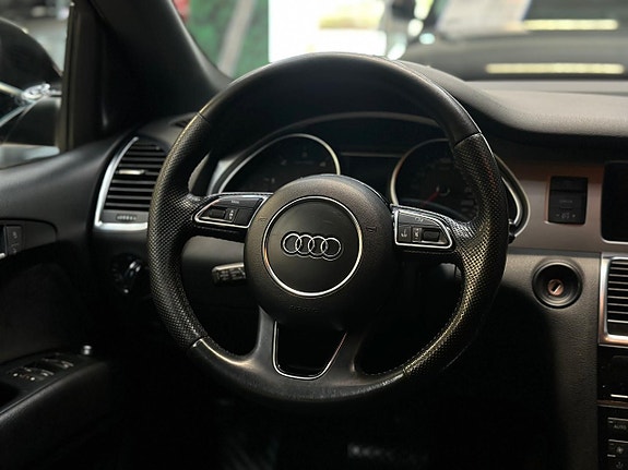 Audi Q7 9 of 28