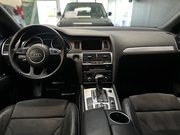 Audi Q7 8 of 28