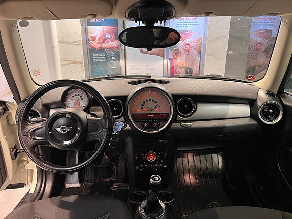 MINI Clubman Cooper D 9 of 21