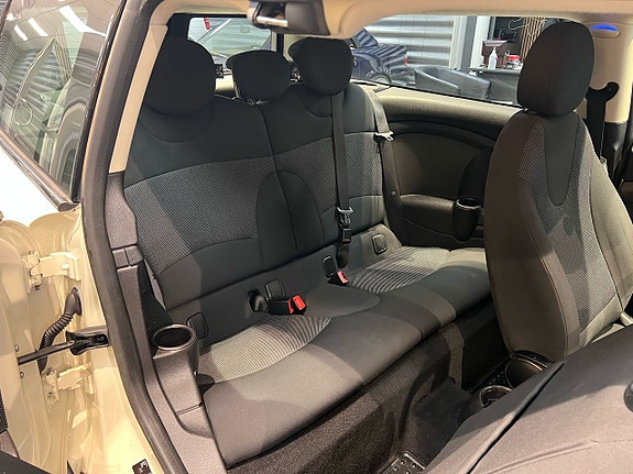 MINI Clubman Cooper D 14 of 21