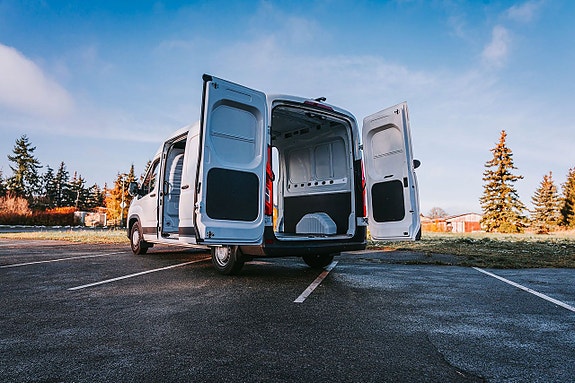 Maxus Deliver 9 8 of 12