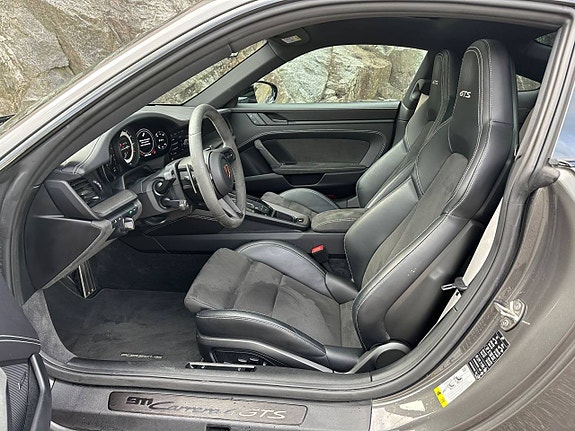 Porsche 911 18 of 27