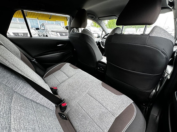 Toyota Corolla 13 of 23