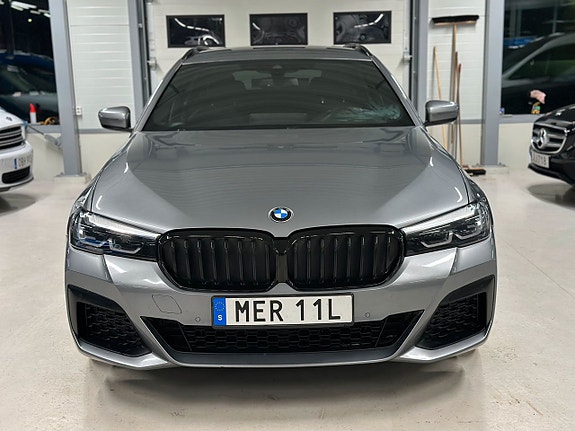BMW 520 2 of 5