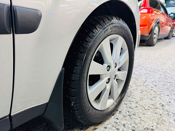 Kia Rio 8 of 18