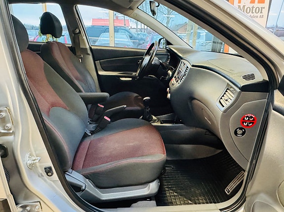 Kia Rio 10 of 18