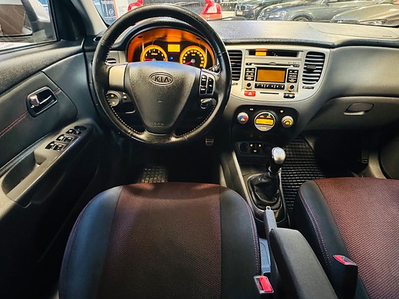 Kia Rio 12 of 18