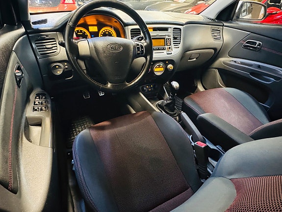 Kia Rio 13 of 18