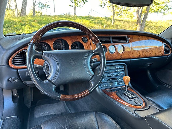 Jaguar XK 2 of 2