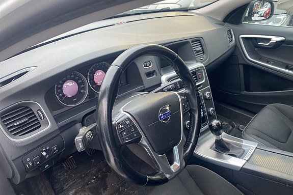 Volvo V60 7 of 9