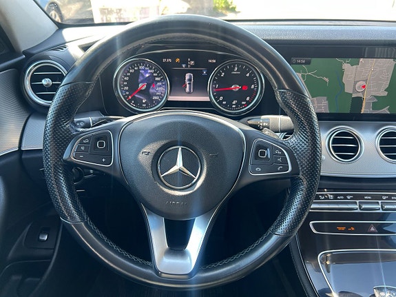 Mercedes-Benz E220 9 of 17