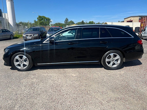Mercedes-Benz E220 10 of 17
