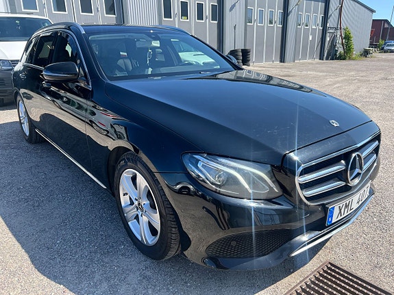 Mercedes-Benz E220 16 of 17
