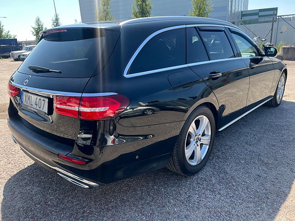 Mercedes-Benz E220 14 of 17